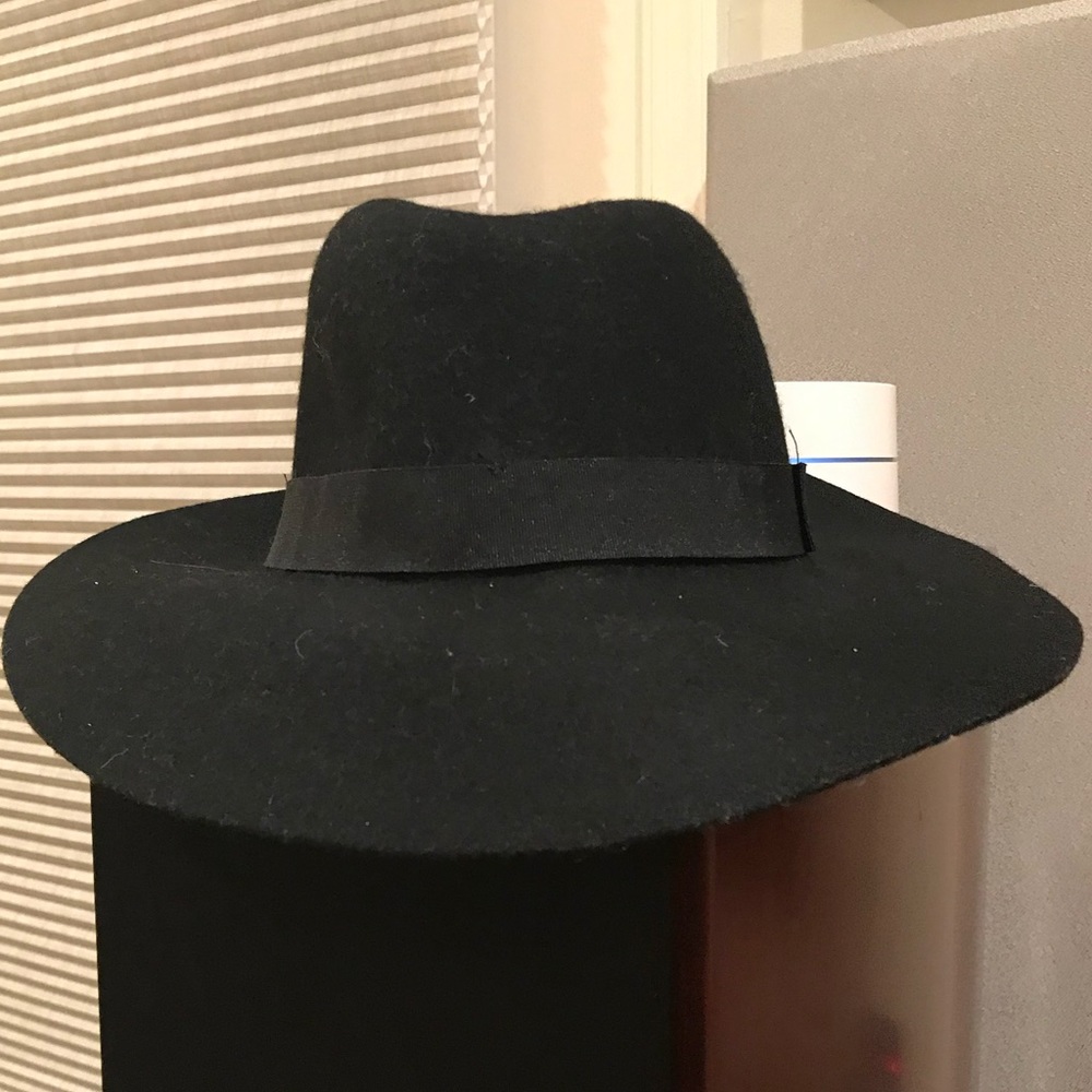 Old Navy | Black Hat